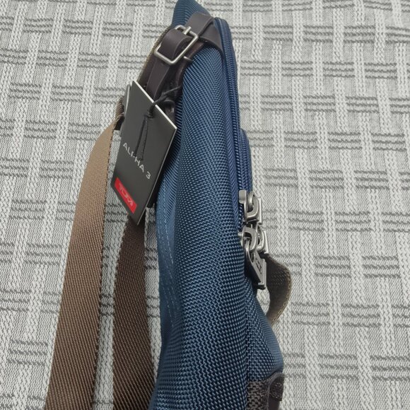 NWT Tumi Alpha Bravo Anti-Theft Chest Sling Bag | Tactical Blue Crossbody - Picture 4 of 7